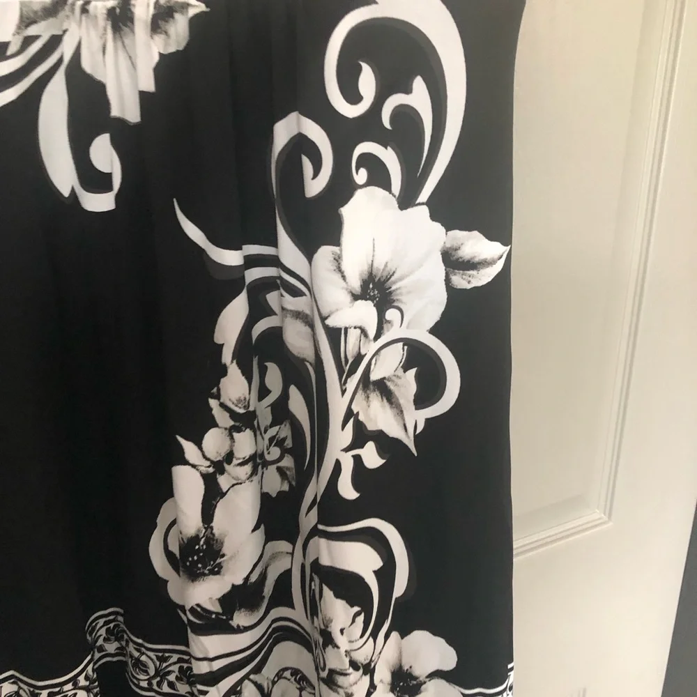 White House Black Market Dress - Picture 3 of 6